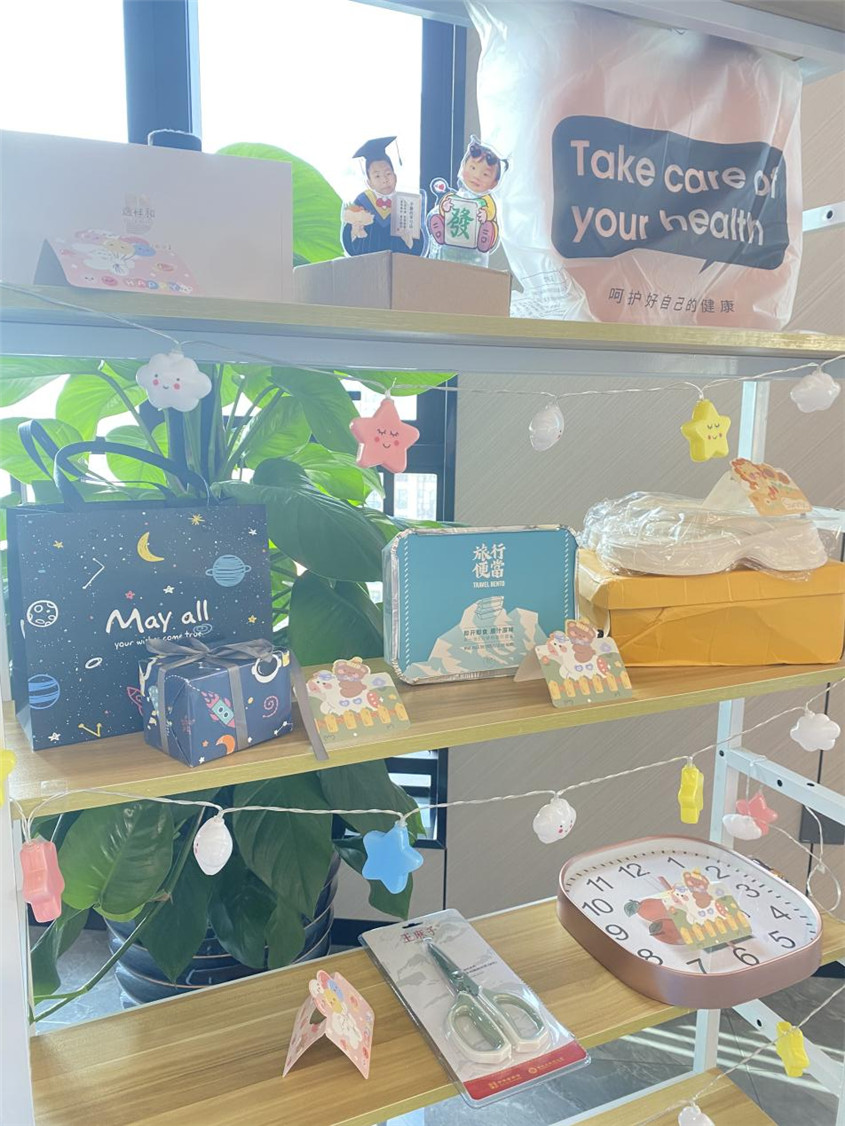 快乐之蓝，，，，，最先绽放